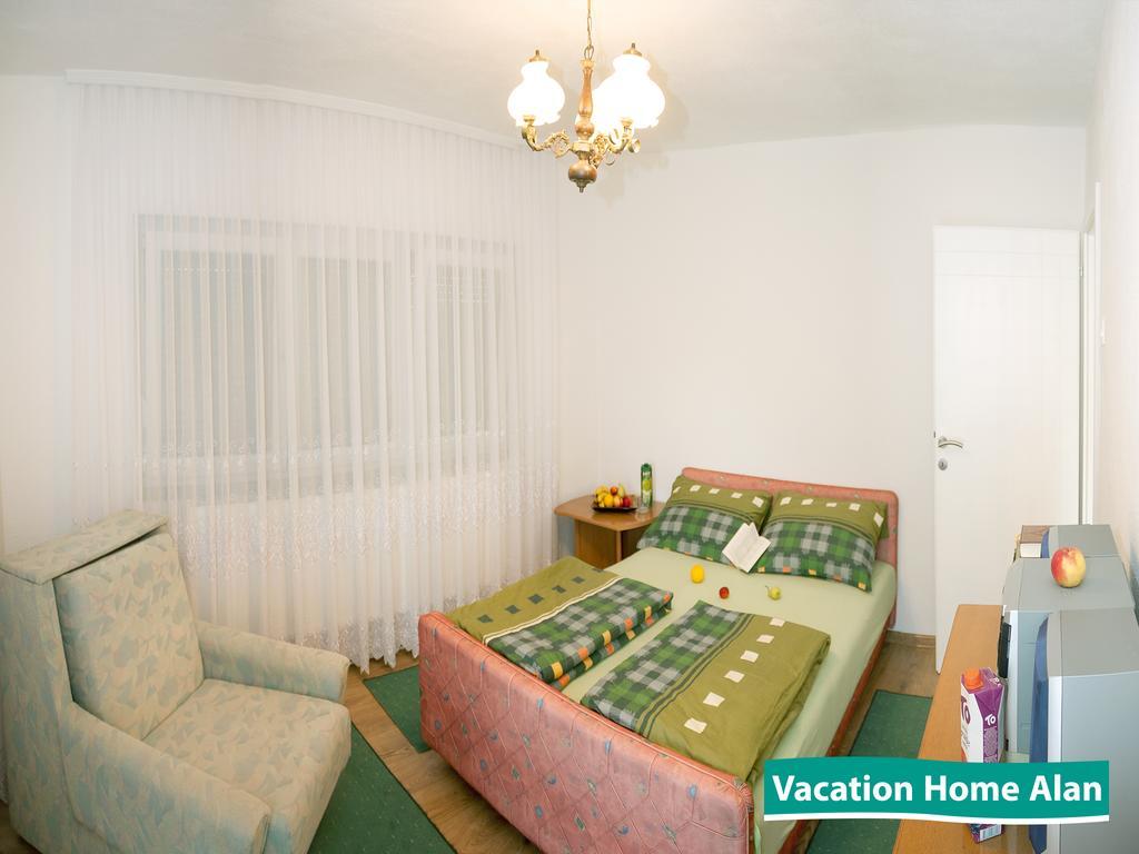 Vacation Home Alan Kulen Vakuf Buitenkant foto